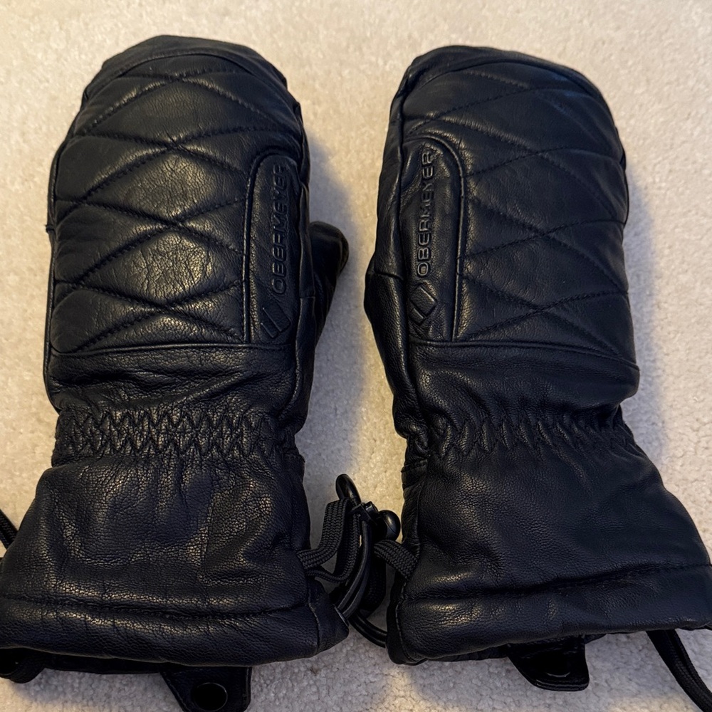 Obermeyer New Black Quilted Leather Mittens Women’s Size M.